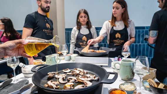 Paella Cooking Class in Madrid with Bottomless Wine Pairing