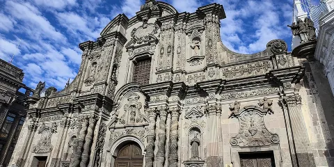 探索基多:舊城區、厄瓜多爾赤道紀念碑 + 私人纜車之旅