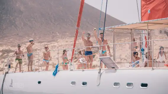 From Lanzarote: Sailing Day Trip Around La Graciosa