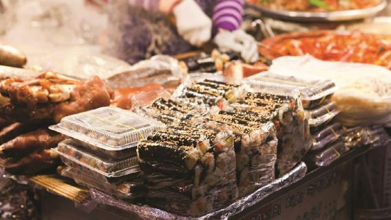 Seoul : Changgyeonggung & Gwangjang Market & Naksan Park