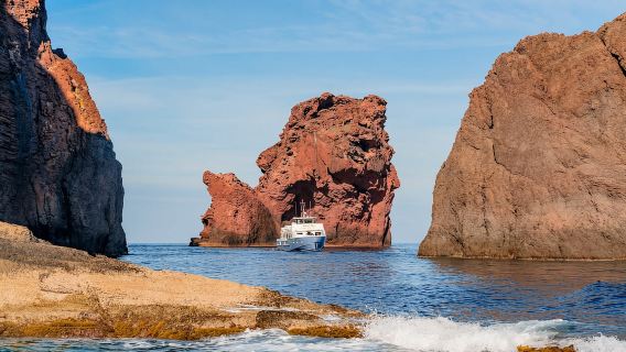 Ajaccio/Porticcio : Excursion guidée en bateau dans la réserve naturelle de Scandola