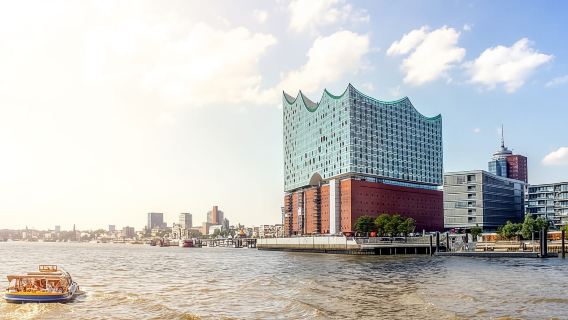 Hamburg: Ultimative Bootstour mit Live-Kommentar