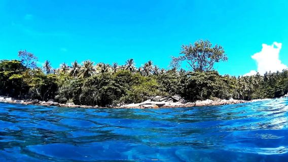 เรือเช่าเหมาลำสำหรับตกปลา (เกาะราชา) ภูเก็ต ประเทศไทย