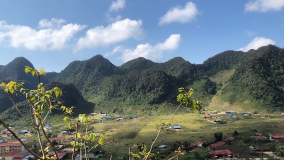 ทริปวันเดียวไปหุบเขาไม้สวย เดินทางจากฮานอย