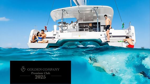 Katamaran-Tages- und Sonnenuntergangsfahrten inklusive Mahlzeiten, Getränken und Transfer