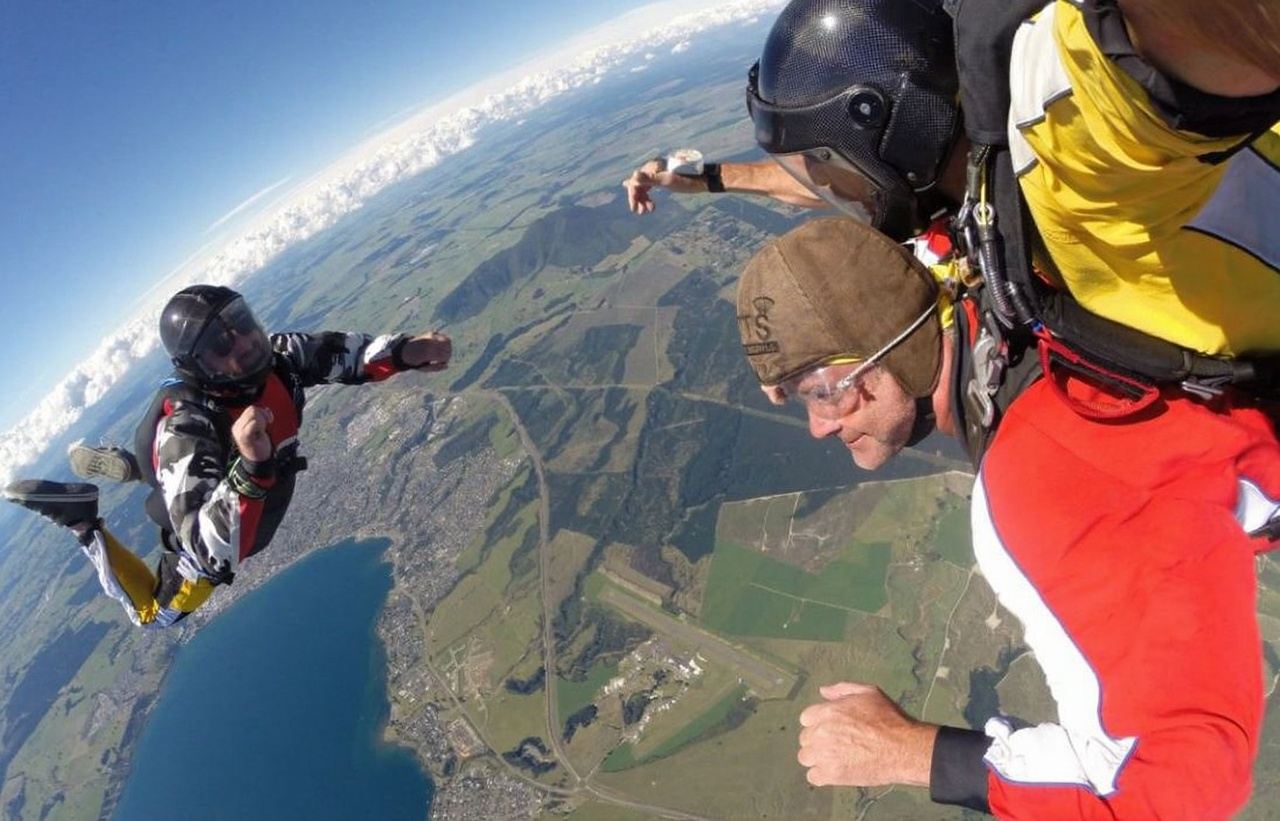 Paracadutismo a Taupo nell'Isola del Sud della Nuova Zelanda [Trasferimento incluso in alcune aree urbane + opzione per diverse altezze in piedi + multiple fasce orarie + istruttore professionale]