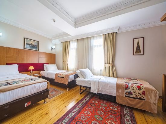 Hippodrome Hotel Room Type - Triple Room