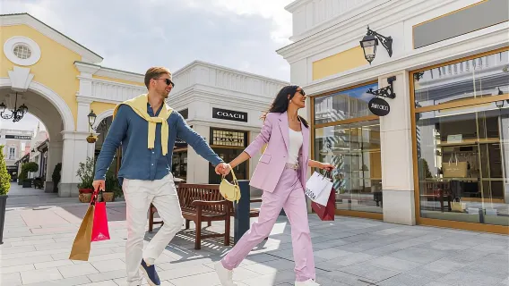 Pakej Memandu Sendiri di Designer Outlet Parndorf (Letak kenderaan percuma+ diskaun tambahan 10%)