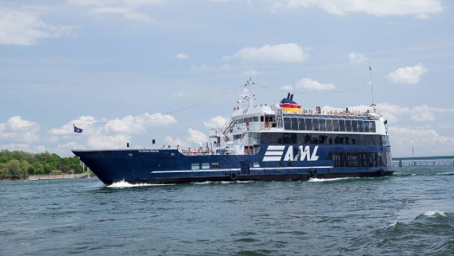 Montreal: 5-Course Dinner Sightseeing Cruise