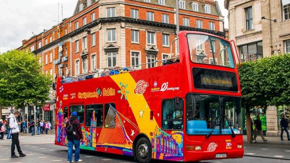 xe buýt tham quan Hop-On Hop-Off của thành phố Dublin tại Dublin, Ireland