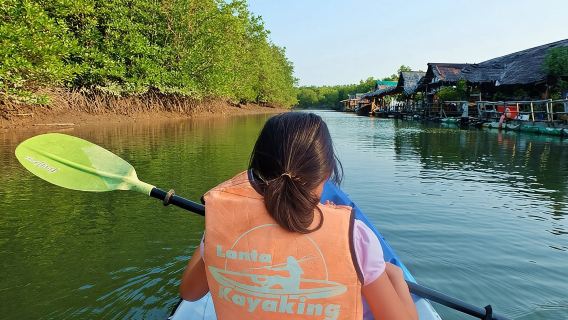 Lanta-Mangroven-Tour mit Meereshöhlen-Kajakfahren auf Koh Talabeng