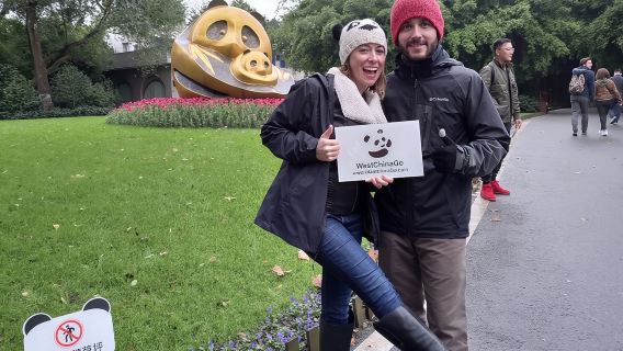 All-inclusive Privatreise zur Chengdu-Panda-Aufzuchtstation und zum Leshan-Buddha