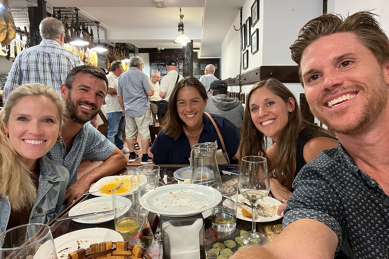 Scopri i migliori pintxos di San Sebastián in un tour culinario unico