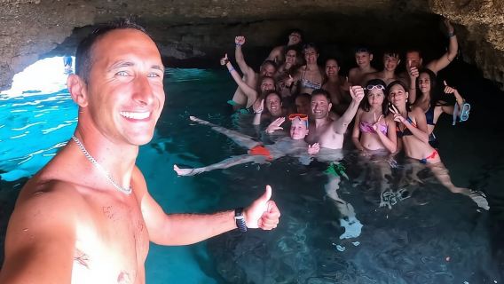 Adventure and nature! Exciting group tour by dinghy.