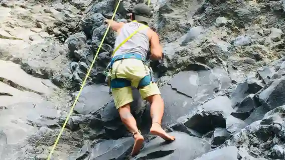 Half-Day Private Rock Climbing in Canton Baños