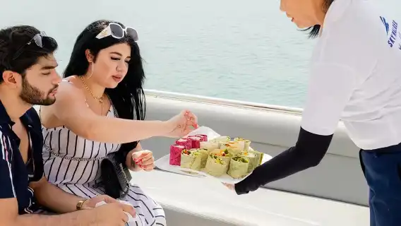 杜拜遊艇散客拼團之旅|杜拜眼 棕櫚島 帆船酒店 杜拜碼頭海濱天際線一日遊