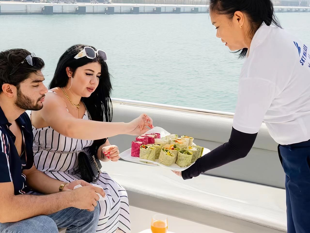 Совместный тур на яхте в Дубае|Однодневный тур по Дубаю: Дубайский глаз, Пальмовые острова, Бурдж-аль-Араб и набережная Дубай Марина