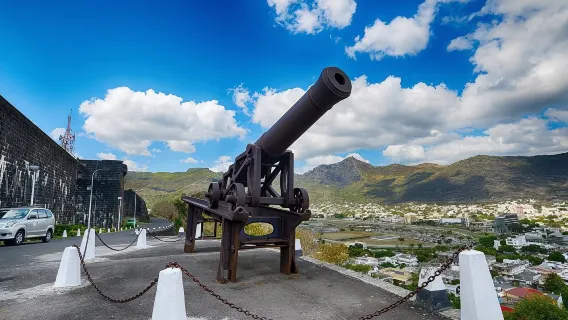 Mauritius shared tour Tour | Port Louis + Botanical Garden + Red-roofed Church · Please confirm with customer service before placing an order