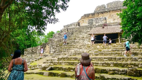 Chacchoben Mayan Ruins and Bacalar Lagoon Boat Combo Tour