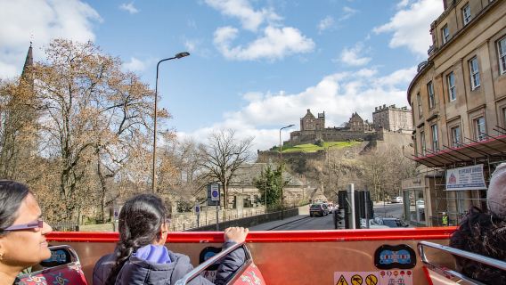 Edinburgh: Tiket Bus Hop-On Hop-Off dengan 3 Tur Kota