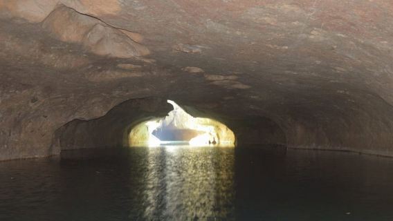Belize City: kayak in grotta, teleferica e tour della Crystal Cave