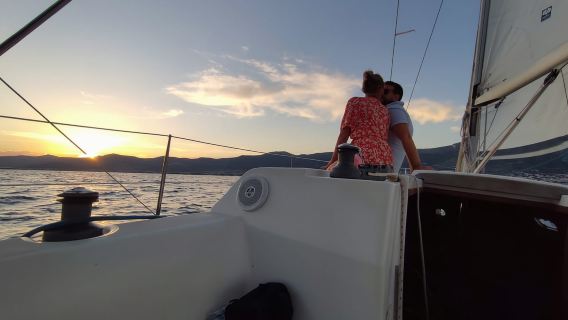 Spalato: tour in barca a vela di un giorno intero alle isole di Šolta e Brač