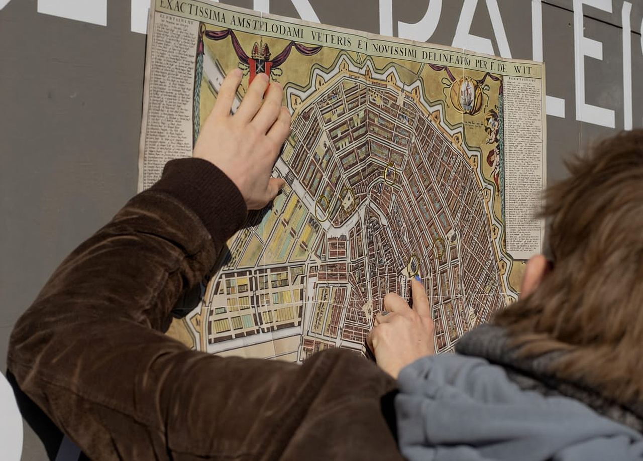 Amsterdam Legends & History Walking Tour with Local Guide