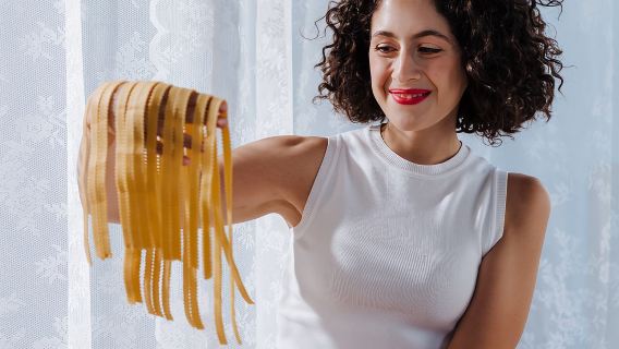 Florencia: Clase de cocina de pasta y tiramisú con vino ilimitado