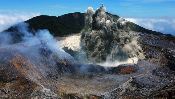 Poas Volcano National Park Half Day tour from San Jose