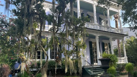 New Orleans Small-Group Garden District Walking Tour