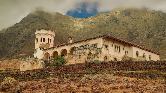 Fuerteventura: Cofete Beach and "Villa Winter" VIP Tour