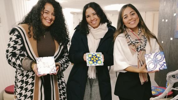 Downtown Porto Tile-Painting Workshop with Porto Wine – Bainharia