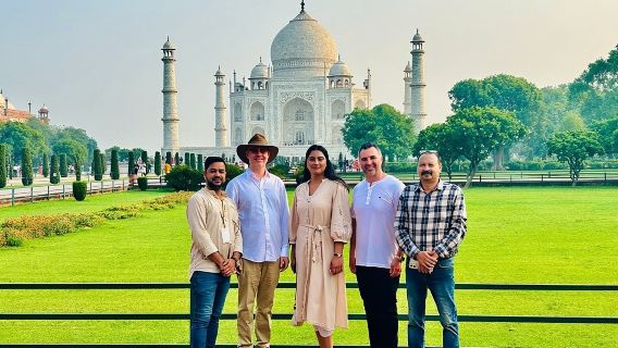 Tour all'alba del Taj Mahal da Delhi in auto privata (più votato)