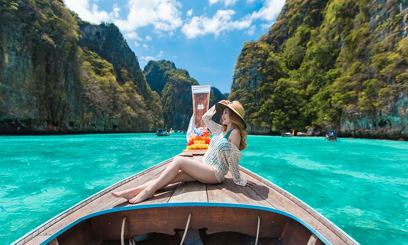 Phuket: Phi Phi Islands + Mai Thon Island + Longtail Boat Tour to Emerald Bay, Catamaran Snorkeling Cruise