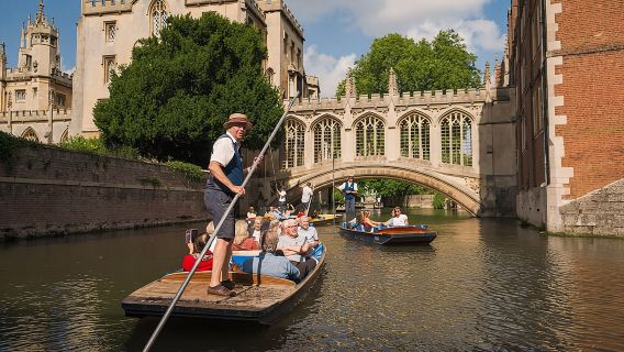 Cambridge University Colleges Guided Punting Tour 