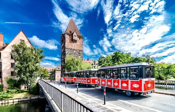 乘坐Bimmelbahn遊覽紐倫堡市