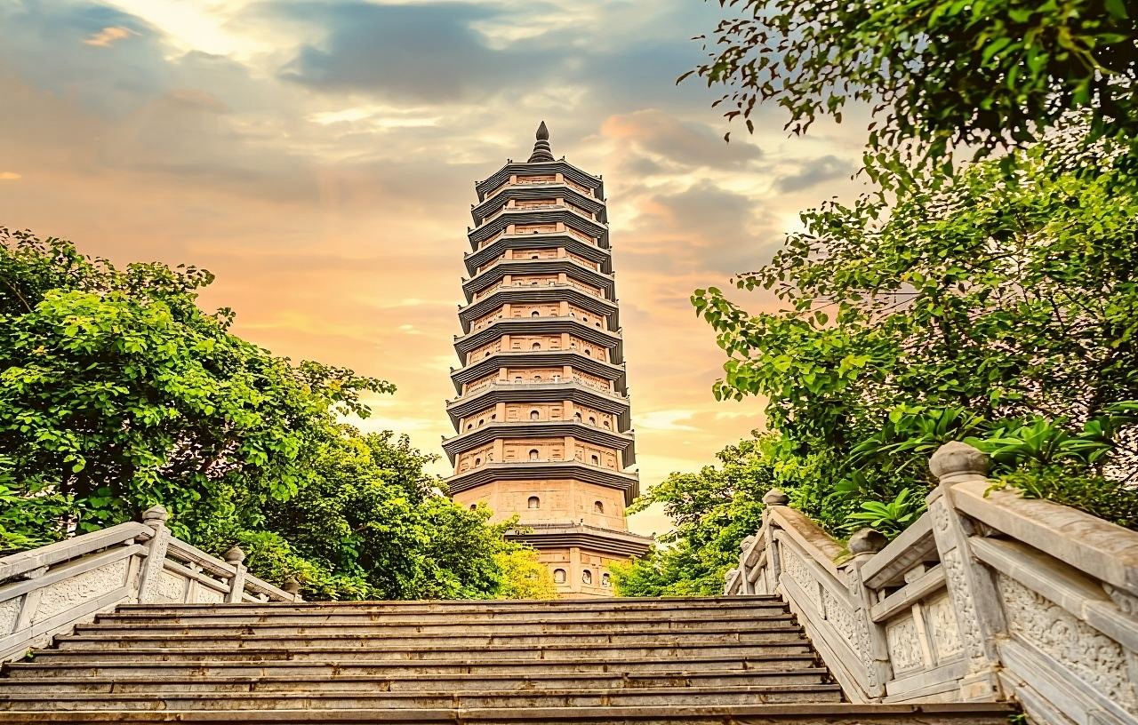 Kompleks Pagoda Bai Dinh, Trang An dan lawatan sehari Hang Mua dari Hanoi