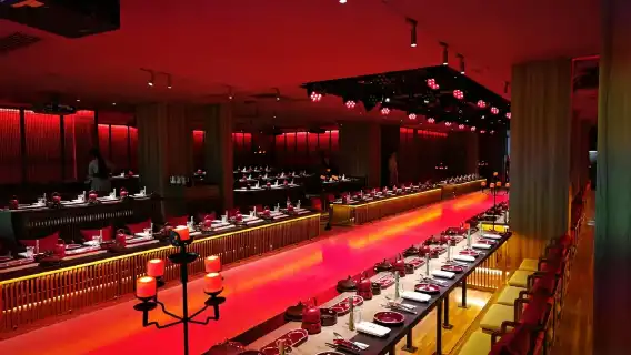 Beijing Royal Banquet · Ancient Chinese Immersive Imperial Feast (Luxury royal experience + Traditional Chinese ethnic dance performance + Royal banquet + Immersive time-travel experience)