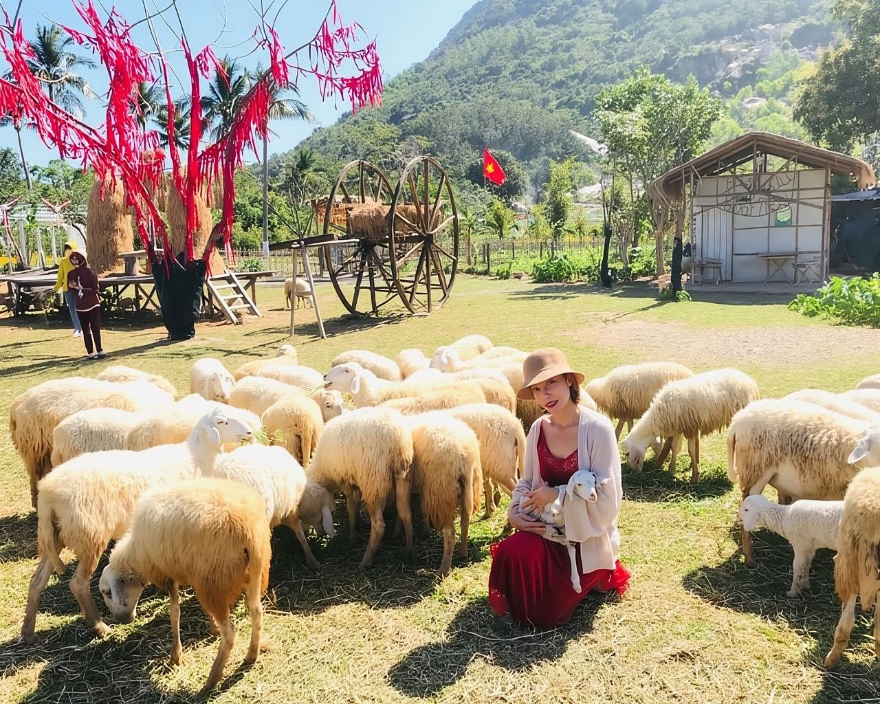 Nha Trang:Top Site Must See Vinh Hy Bay & Rai Cave Discovery