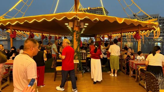 Dubai: Luxus-Dinner-Kreuzfahrt mit Live-Musik
