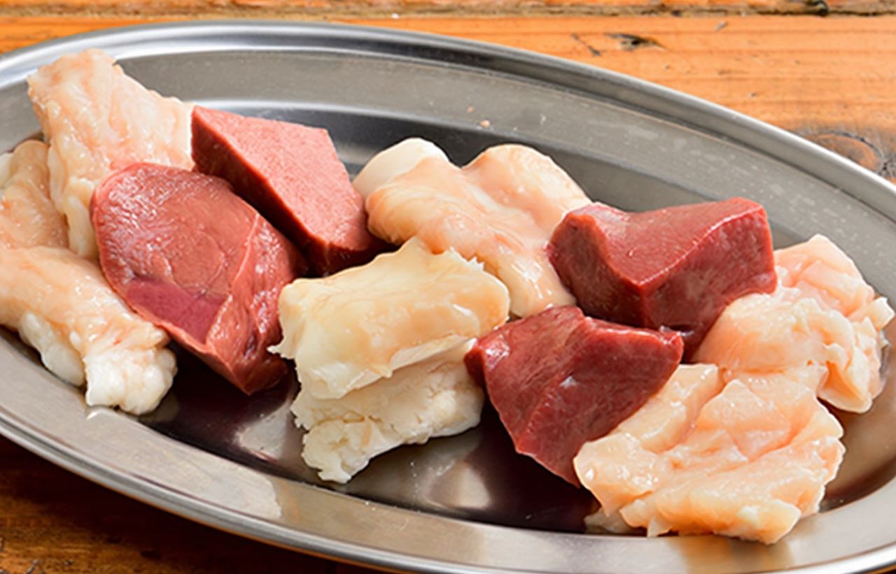 201 Tokyo, Giappone: Tasuki, popolare ristorante di carne alla griglia a Shimbashi