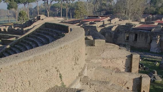 包車舒適遊覽古劇場、海神浴場、中心廣場、狄安娜之家及「快餐店」