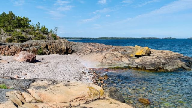 Helsinki: Private Boat Tour with Skipper/ Guide