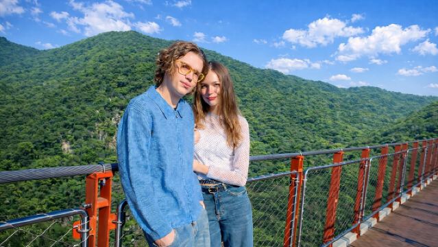 ทัวร์เขตปลอดทหาร (DMZ) เต็มวัน พร้อมสะพานแขวนสีแดงและพิพิธภัณฑ์เกาหลีเหนือ