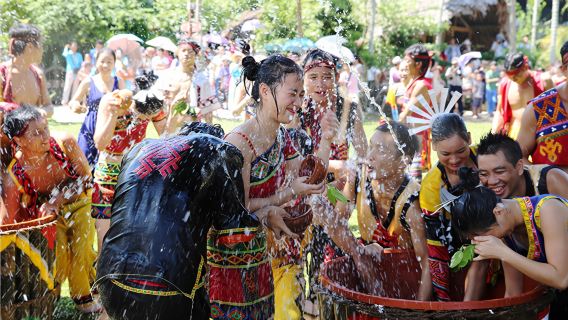 檳榔谷旅遊區一日遊【黎風苗韻+可選：含猴島丨贈雨林天眼】