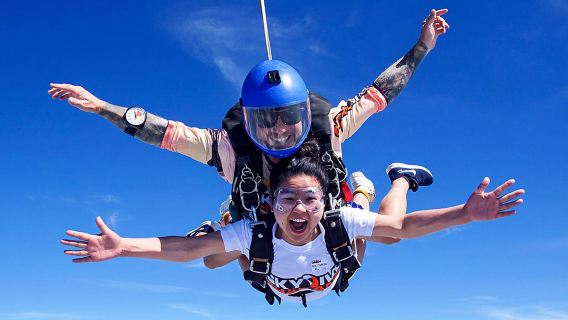 Thailand Travel Pattaya Parachuting Experience [Hotel Pickup + One-to-One Coach + Chinese Guidance + Video Photos + Third Party Photography]