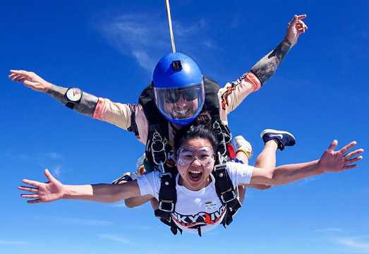 Thailand travel Pattaya skydiving experience [hotel transfer + one-on-one instructor + Chinese guidance + video photos + third-party filming]