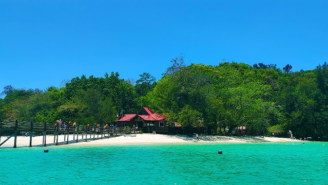 沙巴亞庇沙比島+馬奴幹島一日遊 浮潛水上活動馬奴幹島拖曳傘