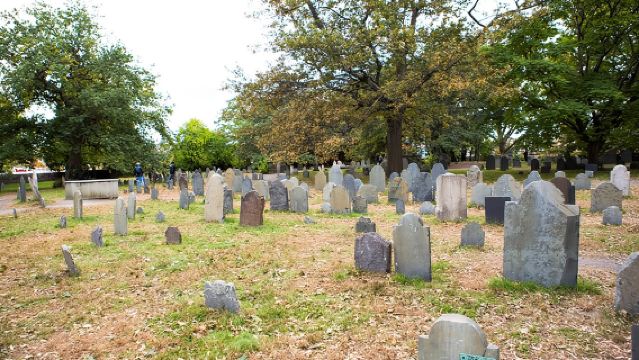 Mysterieën en Moorden van Salem Begeleide Avondwandeling