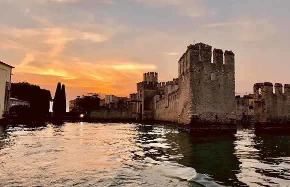 加爾達湖迷你郵輪：西爾米奧奈半島